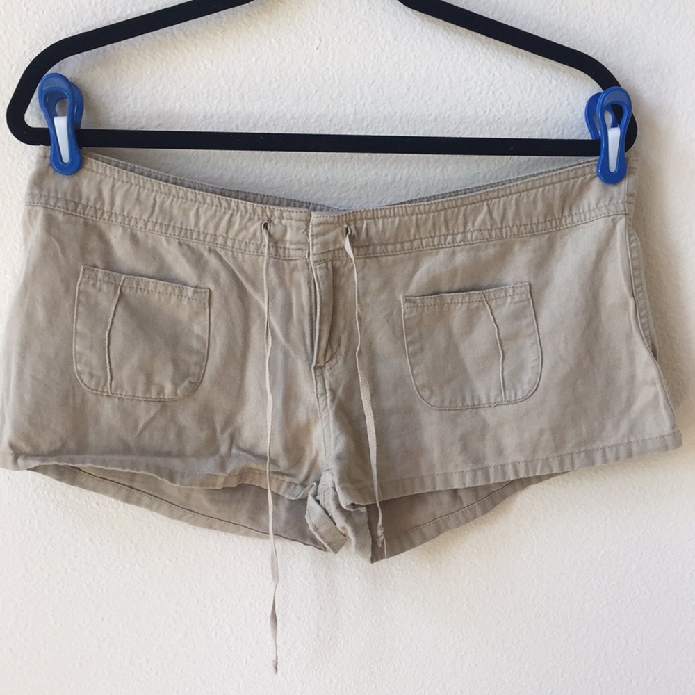BEBE TAN SHORTY SHORTS